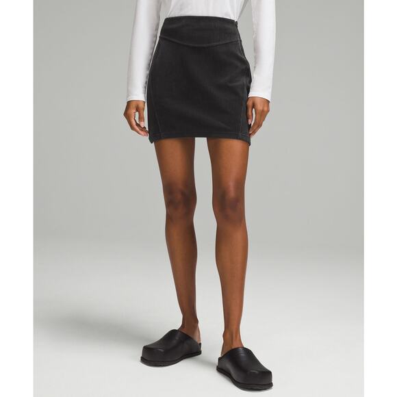 Lululemon Scuba Mid-Rise Mini Skirt Velvet Cord Black - 10 - Picture 1 of 6